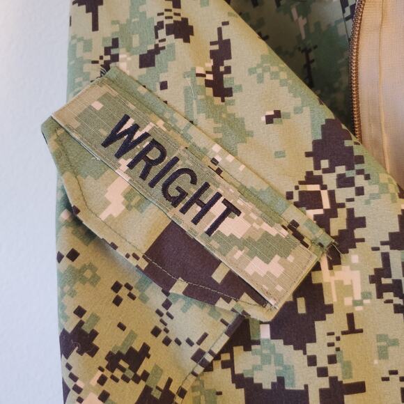 US Navy Working Uniform NWU Type III Parka Medium X-Long AOR2 12/19 - Picture 3 of 14